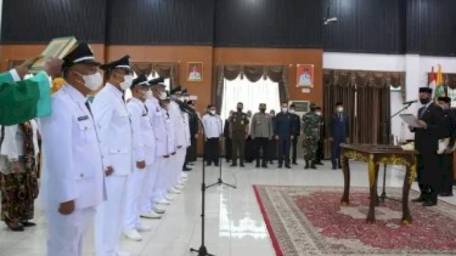 Lantik 8 Kades di Sinjai Selatan, Bupati ASA Tekankan Hal Ini