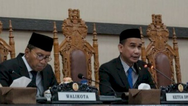 Wali Kota Makassar bersama Ketua DPRD Makassar.