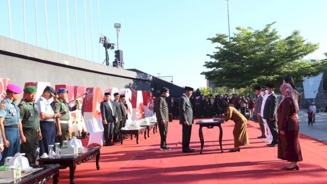 Pelantikan ratusan pejabat Pemkot Makassar.