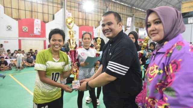 Tutup Turnamen Volli Cup, Ini Harapan Bupati Lutra