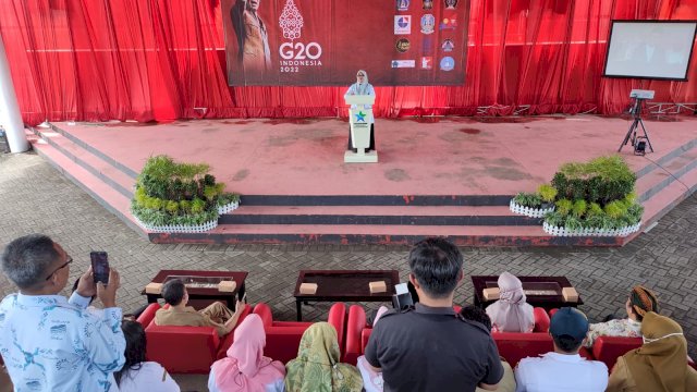 Kadispus Makassar saat memberi sambutan di Blitar.