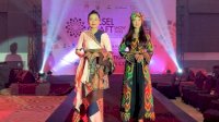 Batik Rongkong Rancangan Desainer Rinamariana Sita Perhatian Pengunjung Sulsel Craft Show 2022