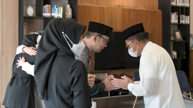 Ridwan Kamil Berduka, Danny Pomanto Boyong Keluarga Menuju Bandung : Mari Doakan Eril