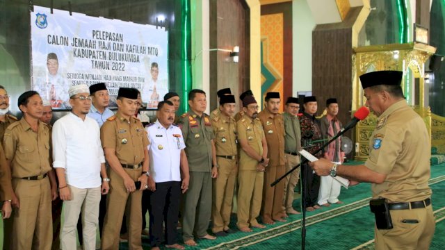 Andi Utta Kukuhkan Pengurus Masjid Islamic Center Dato Tiro