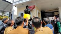 Distaru Makassar Segel Klinik Kecantikan di Jalan Andi Djemma&nbsp;