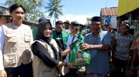 Datang ke Lokasi Bencana Maros, Muhammad Aras Salurkan Bantuan Warga.