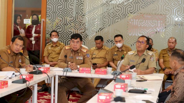Bahas Pembangunan Jalur Kereta Api di Lahan Pemkot Makassar, Danny Berikan Solusi
