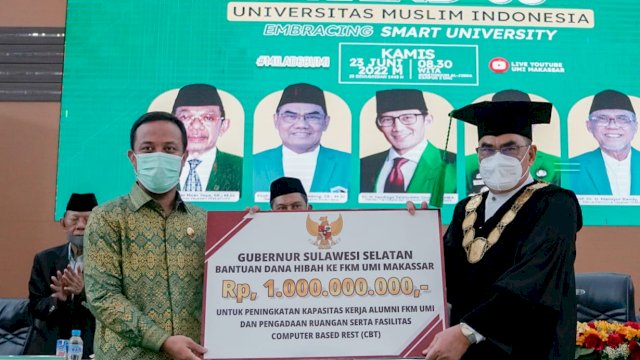 68 Tahun UMI, Gubernur Andi Sudirman Serahkan Bantuan Hibah Senilai Rp 1 Miliar&nbsp;