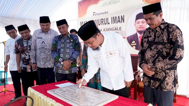 Gubernur Sulsel Resmikan Masjid Nuru Iman&nbsp;