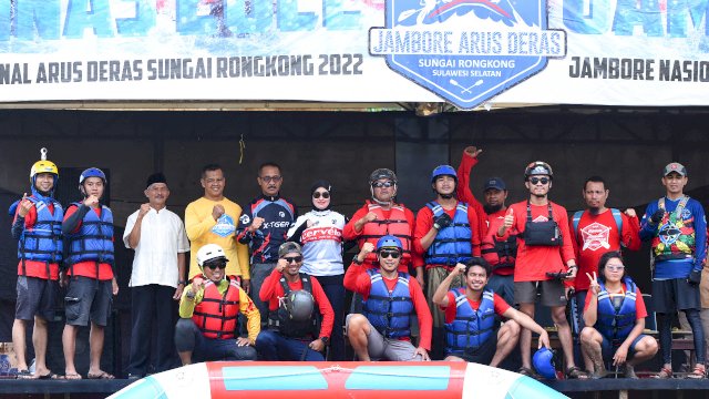 Bupati Lutra Tutup Jambore Arya deras