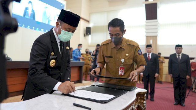 Lantik 7 Pejabat Eselon II, Ini Pesan Gubernur Sulsel