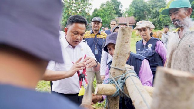 Ilham Azikin ke Desa Layoa, 700 Sapi Warga Mendapat Asuransi