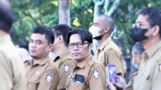 Foto fokus tengah: Plt Kasubag Humas DPRD Makassar, Akbar Rasyid, atau akrab disapa Kaka' Ocha'.