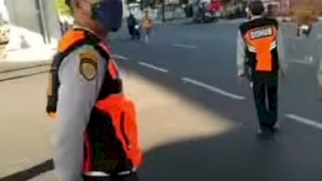 Petugas Dishub Turun Amankan Lalin di Lokasi Lari Kapolrestabes Makassar Cup