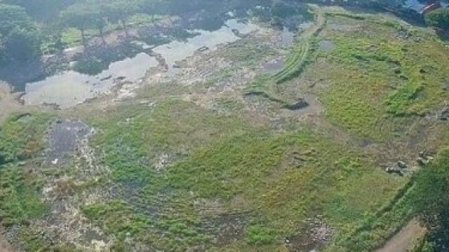 Potret Stadion Mattoangin dari atas. Bangunan itu telah dibongkar, dan dalam pembangunannya mangkrak sehingga terhenti hingga sekarang.