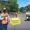 Petugas Dishub Tertibkan Truk Tonase 8 Ton di Jalan Tol Ir Sutami