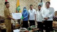Bupati ASA Beri BPJS Ketenagakerjaan ke Dua Ahli Waris