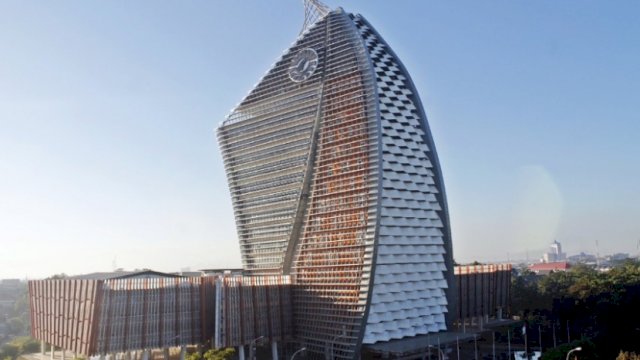 Gedung Menarav Phinisi UNM Makassar