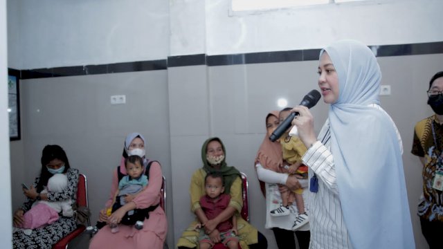 Pantau Langsung Penderita Stunting, Fatma Kunjungi 2 Puskesmas&nbsp;