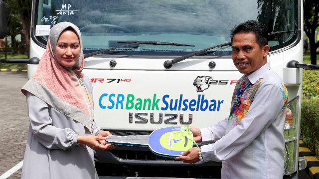 Bupati Lutra Terima Satu Unit Truk Bantuan CSR
