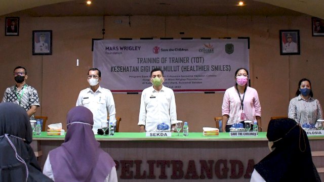 Sekda Lutra Buka Pelatihan Kesehatan Gigi dan Mulut&nbsp;