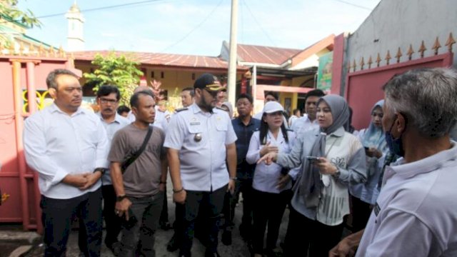 Wakil Walikota Makassar Fatmawati Ruysdi meninjau kesiaapn Lowong WIsata di Jalan Andi Pangerang Pettarani V Kelurahan Tamamaung, Keecamatan Panakkukang 