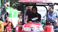 Bupati Indah Minta Gapoktan Merawat Alsintan Bantuan