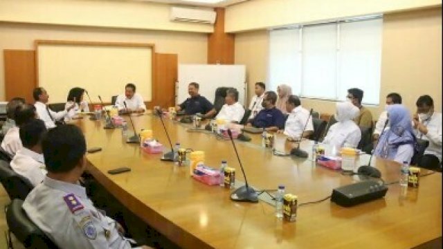 Wakil Wali Kota Makassar Fatmawati Rusdi didampingi Ketua DPRD Kota Makassar menerima kunjungan Mantan Kepala Staf Angkatan Laut yang juga Komisaris Utama PT Pelindo,  Jenderal TNI (Purn) DR. Marsetyo, Serta Komisaris Independen Pelindo DR. Muchtar Luthfi A. Mutty beserta rombongan.