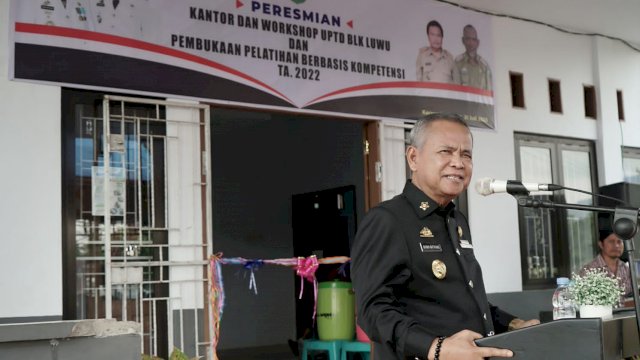 Bupati Luwu, Dr H Basmin Mattayang meminta kepada Kepala Dinas Ketenagakerjaan dan Transmigrasi agar memanfaatkan kehadiran Balai Latihan Kerja (BLK) di Kabupaten Luwu untuk membangkitkan spirit serta skill masyarakat.