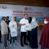 Didampingi Balai KIPM, Rusdi Masse Bagi 700 Paket Ikan Sehat-Bermutu ke Warga Sidrap
