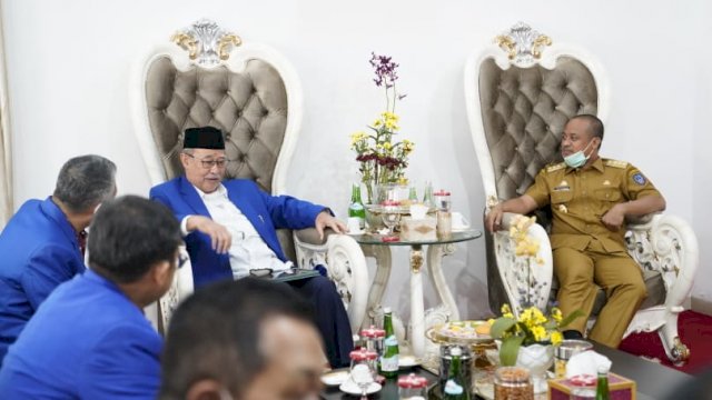 Gubernur Sulawesi Selatan, Andi Sudirman Sulaiman menerima audiensi Rektor Universitas Muhammadiyah Makassar, Prof. Ambo Asse dan jajaran di Rumah Jabatan Gubernur Sulsel, Senin 25 juli 2022. 