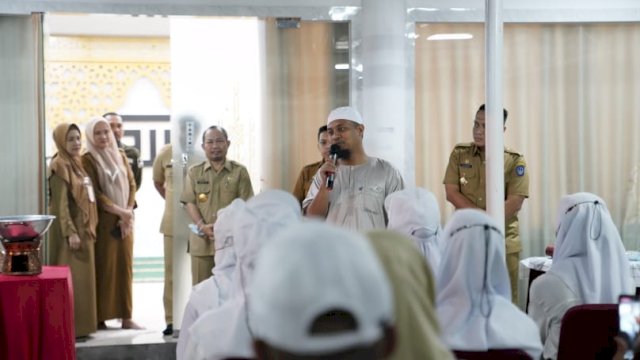  Gubernur Sulawesi Selatan melepas 50 orang Calon Praja IPDN Angkatan XXXIII asal pendaftaran Provinsi Sulawesi Selatan di Rumah Jabatan, Senin sore, 25 Juli 2022.