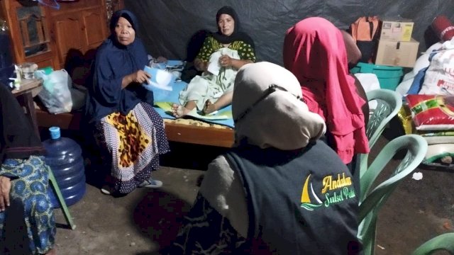 Musibah kebakaran terjadi di rumah keluarga Abdullah Daeng Sibali pada Selasa (26/7) subuh di Dusun Kunjung, Desa Banyuanyara, Kecamatan Sanrobone, Kabupaten Takalar. 