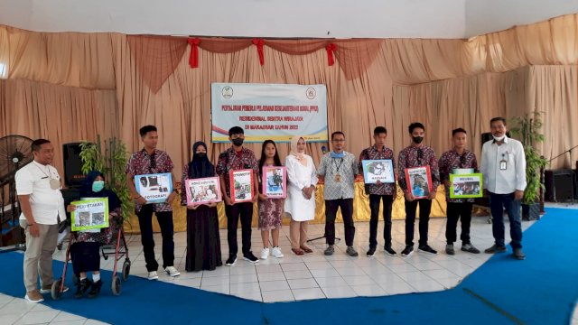Balai Besar Sentra Wirajaya Makassar Unit Pelaksana Kementerian Sosial RI resmi memulangkan 18 orang penerima manfaat asal Luwu Utara yang telah menyelesaikan program Asistensi Rehabilitasi Sosial (Atensi) selama kurang lebih lima bulan.