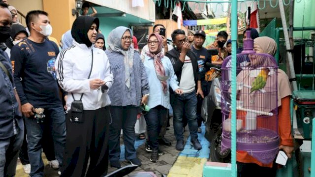 Wakil Wali Kota Makassar, Fatmawati Rusdi kembali memantau progres beberapa Lorong Wisata (Longwis). Kali ini giliran Longwis Kuliner yang berada di Jalan Andalas, lr.126, Kelurahan Bontoala, Kecamatan Bontoala, Minggu pagi (7/08).