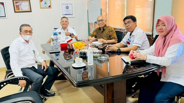 Masih dalam rangkaian Hari Jadinya yang ke-98, Perumda Air Minum (PDAM) Kota Makassar terus menjalin silaturahmi dan harmonisasi sesama Perusda Kota Makassar.