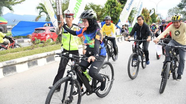 Fun Bike Jelang HUT Ke-77 RI, Indah; Kita Buktikan Luwu Utara Tidak Malas Bergerak