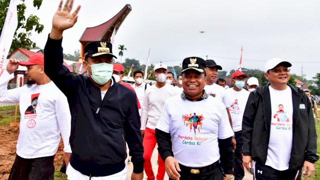 Bupati Toraja Utara, Yohanis Bassang dan masyarakatnya mendukung gerakan Sulsel Anti Mager yang diinisiasi oleh Gubernur Sulsel, Andi Sudirman Sulaiman sebagai upaya untuk menyehatkan masyarakat.