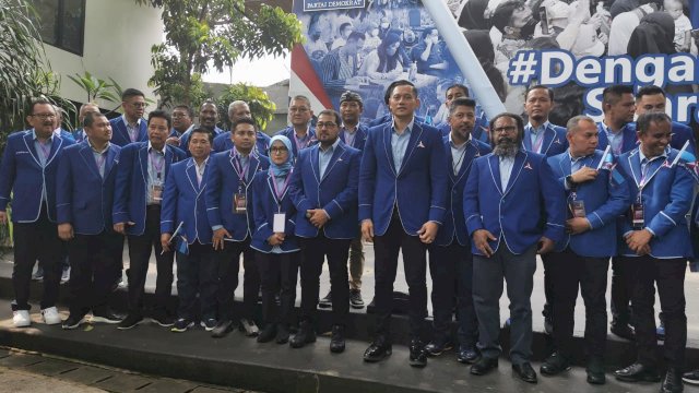 Ketua Umum PArtai Demokrat Agus Harimurti Yudhoyono Foto Bersama Se;luruh ketua DPD PD Provinsi