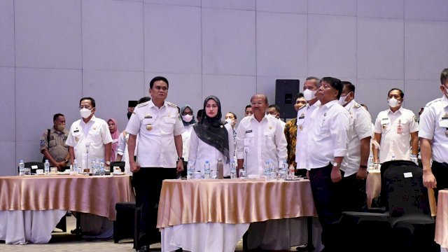 Trotoar.id, Luwu Utara, &mdash; Bupati Luwu Utara, Indah Putri Indriani menghadiri kegiatan Gelar Pengawasan Daerah Tingkat Provinsi Sulawesi Selatan (Sulsel) yang dirangkaikan dengan Pencanangan Zona Integritas 