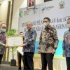 Capai 97,28 Persen Vaksinasi BIAN, Bupati Luwu Terima Penghargaan Dari Kementerian Kesehatan RI