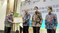 Capai 97,28 Persen Vaksinasi BIAN, Bupati Luwu Terima Penghargaan Dari Kementerian Kesehatan RI