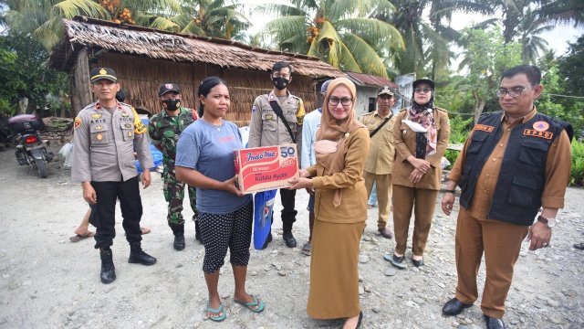 Buapti LuwuI Utara Indah Putri Indriani
 