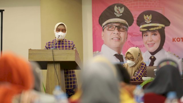 Bunda PAUD Kota Makassar yang juga sekaligus Ketua TP PKK Makassar Indira Jusuf Ismail menghadiri workshop pendataan kapasitas guru PAUD Kota Makassar dalam program parenting dan perlindungan anak di Hotel Aston, Senin (15/8/2022).