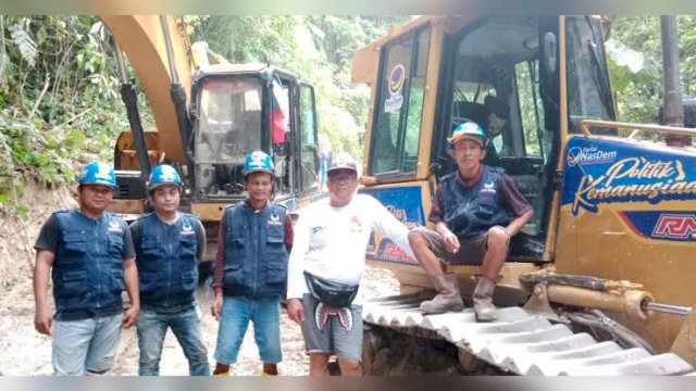 Masyarakat Kecamatan Rampi di Kabupaten Luwu Utara masih mendambakan infrastruktur jalan layak. Sebab hari ulang tahun (HUT) ke-77 Republik Indonesia, akses jalan di daerah terpencil Sulawesi Selatan itu belum tersentuh pembangunan.