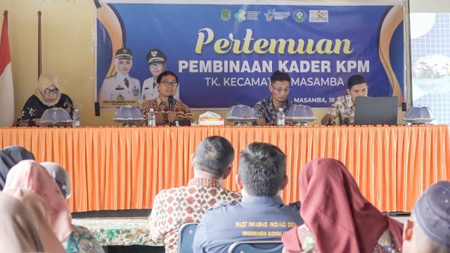 Wakil Bupati Luwu Utara Suaib Mansyur mengikuti Pertemuan Pembinaan Kader KPM tingkat Kecamatan se Luwu utara. Kamis 18 Agustus 2022, di aula Kecamatan Masamba&nbsp;