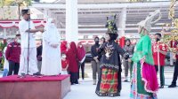 Meriahnya Defile PKK Kabupaten/Kota Ikuti Anti Mager, Gubernur Andi Sudirman : Kreatif