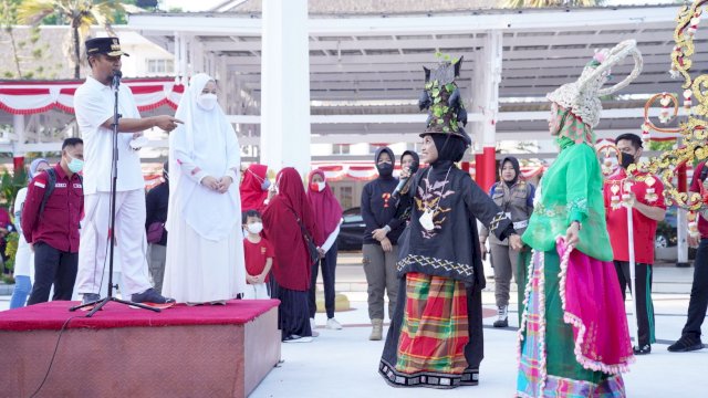 Ketua TP PKK Bersama Gubernru Sulsel ANdi Sudirman Sulaiman