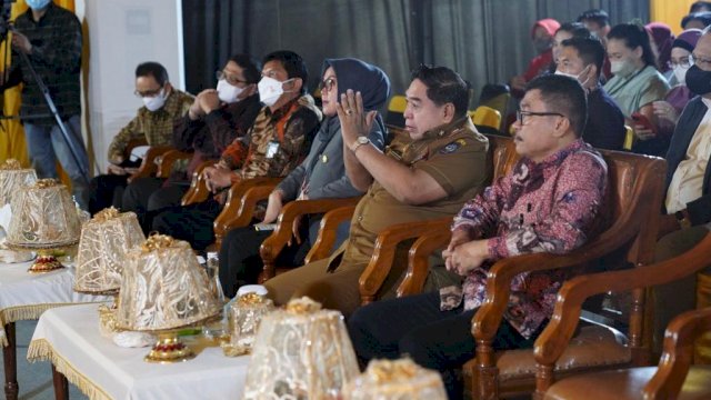 Sekertaris Daerah Provinsi Sulsel, Abdul Hayat Gani, meresmikan dua inovasi terbaru PT Bank Sulawesi Selatan dan Sulawesi Barat (Sulselbar). Yakni Dana Pensiun Lembaga Keuangan (DPLK) Malebbi dan Saoraja Priority.