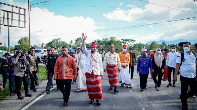 Gubernur Andi Sudirman Resmikan Ruas Batupapan - Bandara Pongtiku - Batas Torut, Tuntaskan Penanganan Sepanjang 9,1 km